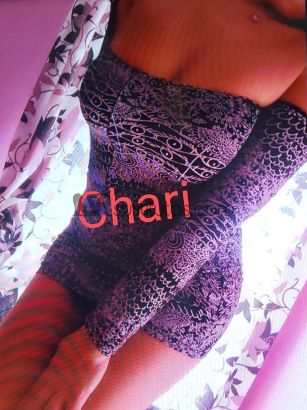 Chari - Chari, ama de casa guapísima con un cuerpazo natural, rubia, ojos azules y super cariñosa.