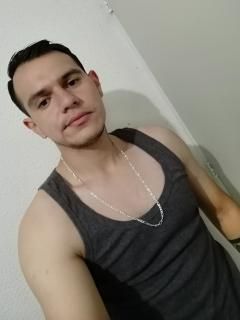 Andrés chapero y gay en León